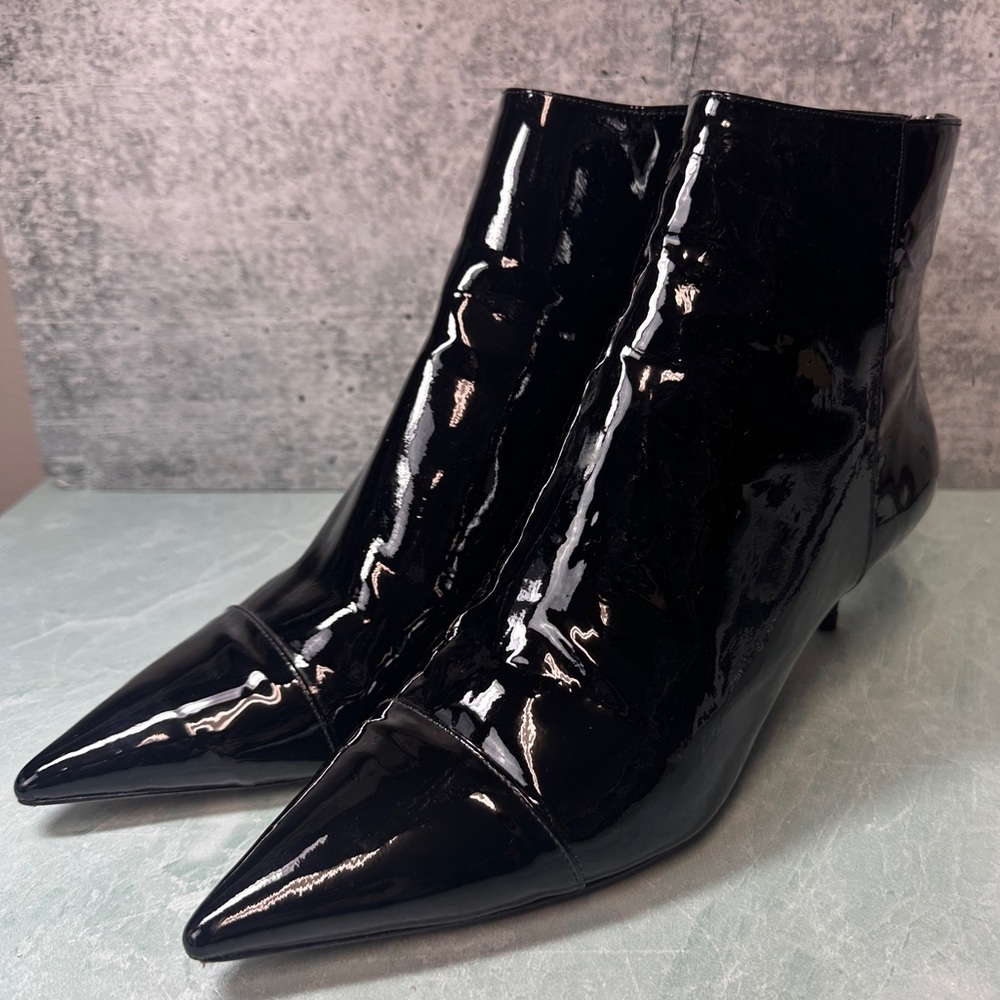 Alexandre Birman Shiny Black Patent Leather Ankle Boots Kitten Heel
